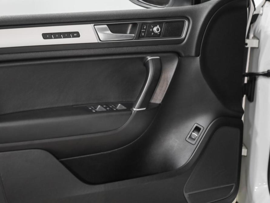 Volkswagen Touareg II Рестайлинг Санкт-Петербург  - изображение 21