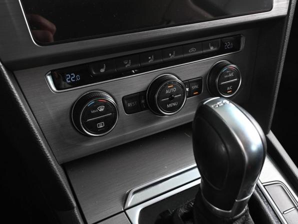 Volkswagen Passat B8 с пробегом 2016 года, цена 1 590 000 рублей, 183860 км, седан, Автокод Объявления