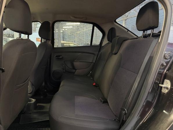 Renault Logan II Рестайлинг с пробегом 2018 года, цена 1 095 000 рублей, 89451 км, седан, Автокод Объявления