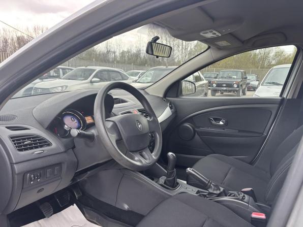 Renault Fluence I Рестайлинг с пробегом 2014 года, цена 783 000 рублей, 174703 км, седан, Автокод Объявления