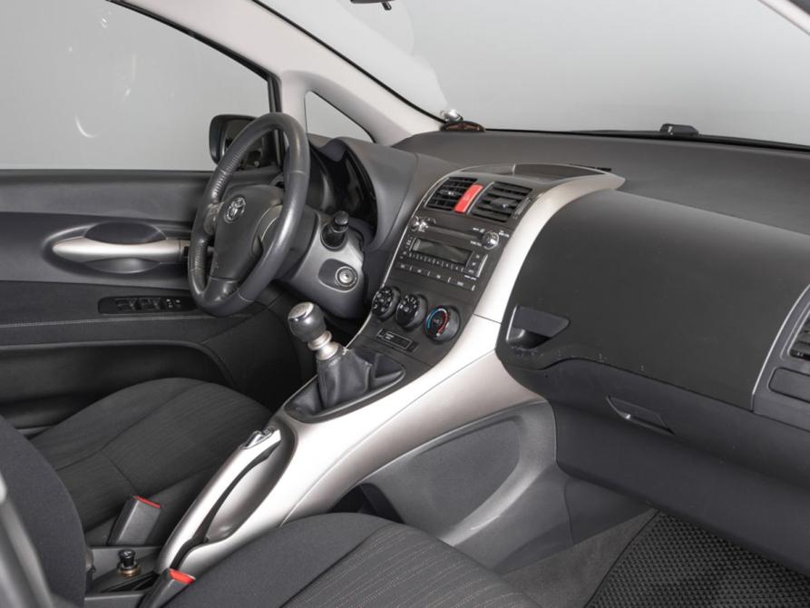 Toyota Auris I Казань  - изображение 7