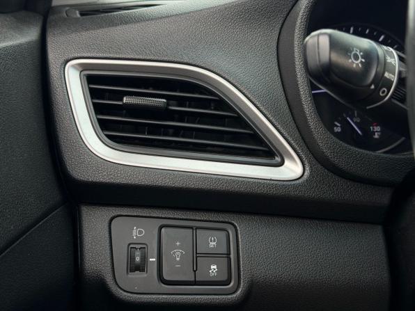 Hyundai Solaris II с пробегом 2018 года, цена 1 392 000 рублей, 125432 км, седан, Автокод Объявления