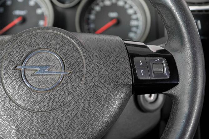 Opel Zafira B Рестайлинг с пробегом 2011 года, цена 729 000 рублей, 213050 км, компактвэн, Автокод Объявления