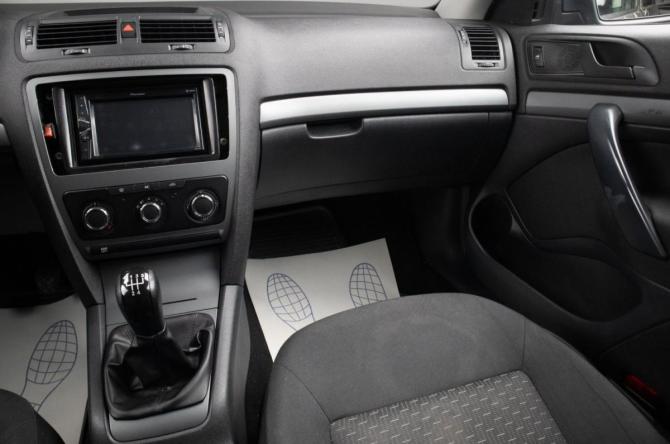 Skoda Octavia II (A5) Рестайлинг с пробегом 2011 года, цена 699 000 рублей, 242000 км, лифтбек, Автокод Объявления