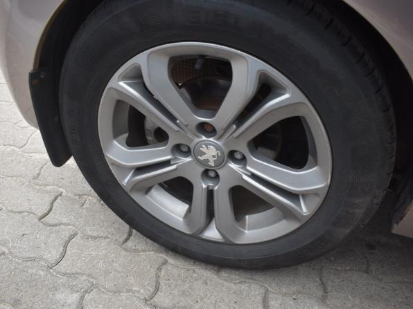 Peugeot 208 I с пробегом 2013 года, цена 604 000 рублей, 132008 км, хэтчбек, Автокод Объявления