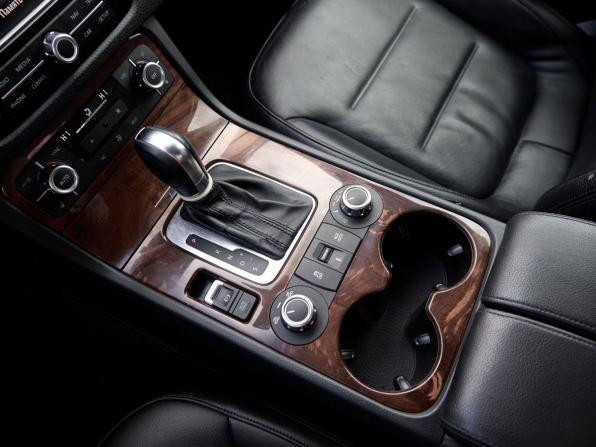 Volkswagen Touareg II с пробегом 2011 года, цена 1 698 000 рублей, 288141 км, внедорожник, Автокод Объявления