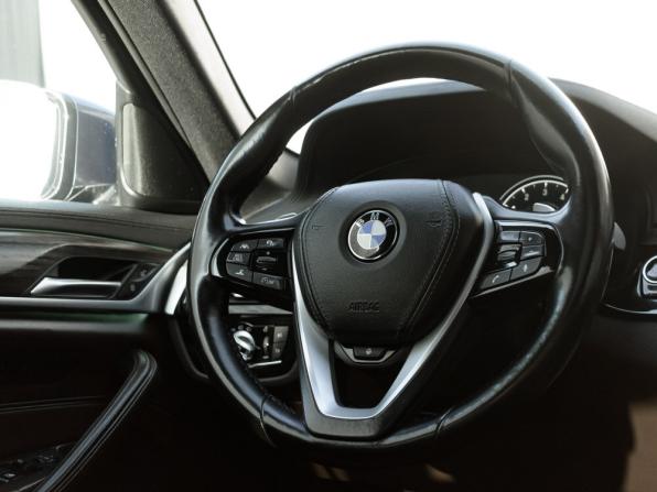 BMW 5 серии VII (G30/G31/G38) с пробегом 2017 года, цена 3 480 000 рублей, 128792 км, седан, Автокод Объявления