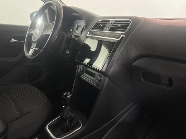Volkswagen Polo V с пробегом 2013 года, цена 880 000 рублей, 137821 км, седан, Автокод Объявления