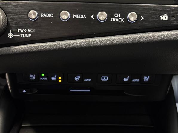 Lexus ES VII Рестайлинг с пробегом 2021 года, цена 4 785 000 рублей, 49386 км, седан, Автокод Объявления