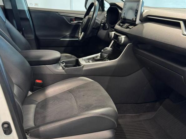 Toyota RAV4 V (XA50) с пробегом 2022 года, цена 3 415 000 рублей, 110000 км, внедорожник, Автокод Объявления