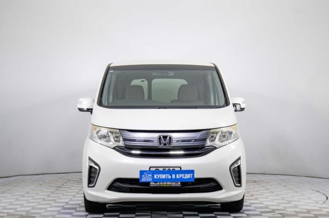 Honda Stepwgn V с пробегом 2015 года, цена 1 899 000 рублей, 82000 км, минивэн, Автокод Объявления