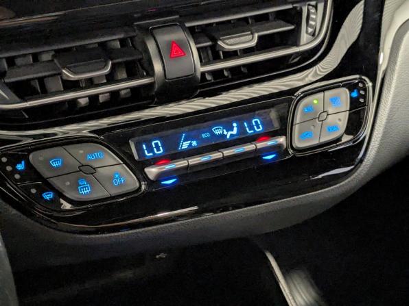Toyota C-HR I Рестайлинг с пробегом 2021 года, цена 2 300 000 рублей, 157486 км, внедорожник, Автокод Объявления