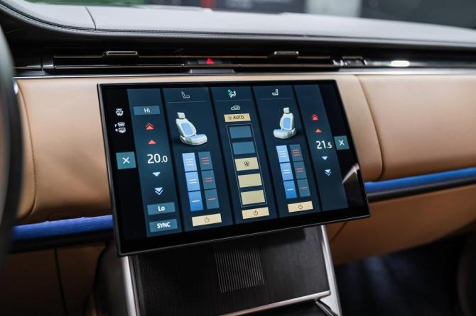 Новый Land Rover Range Rover V 2025 года, цена 23 490 000 рублей, внедорожник, Автокод Объявления