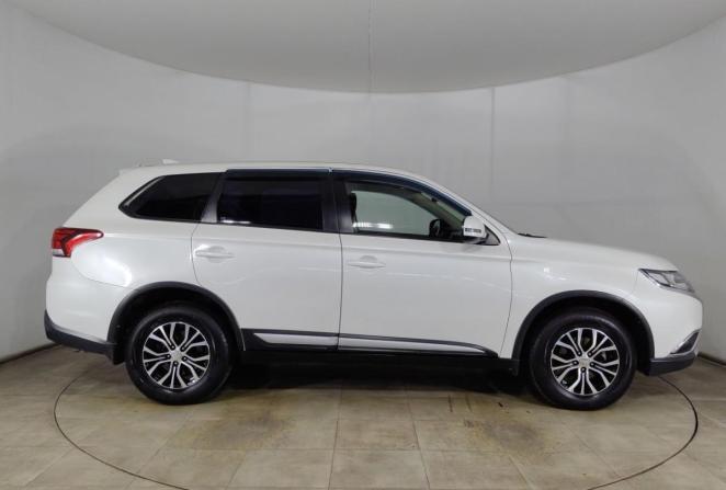 Mitsubishi Outlander III Рестайлинг 2 с пробегом 2017 года, цена 2 020 000 рублей, 100181 км, внедорожник, Автокод Объявления