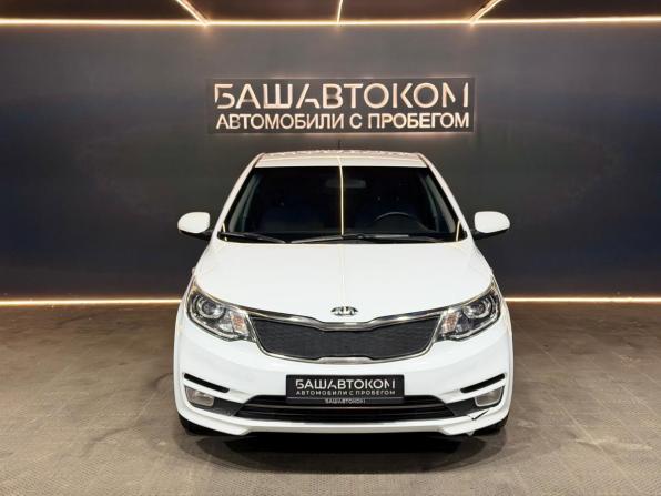 Kia Rio III Рестайлинг с пробегом 2015 года, цена 1 049 000 рублей, 136471 км, седан, Автокод Объявления