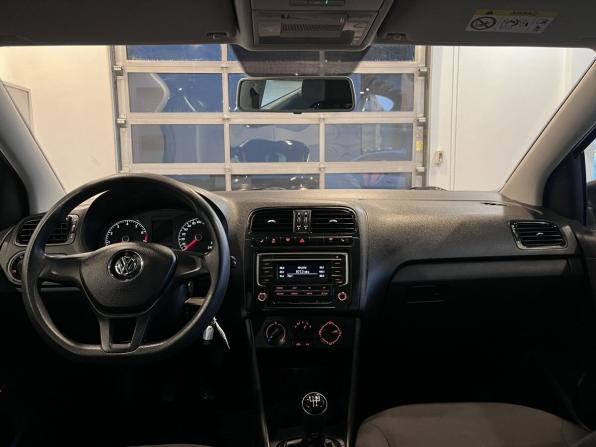 Volkswagen Polo V Рестайлинг с пробегом 2017 года, цена 1 266 000 рублей, 82000 км, седан, Автокод Объявления