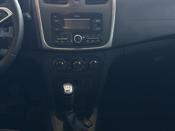 Renault Logan II Рестайлинг с пробегом 2022 года, цена 855 000 рублей, 162350 км, седан, Автокод Объявления
