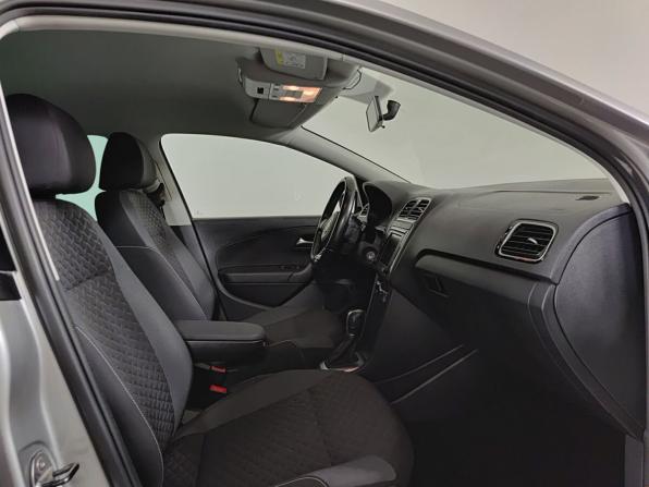 Volkswagen Polo V Рестайлинг с пробегом 2018 года, цена 1 270 000 рублей, 102384 км, седан, Автокод Объявления