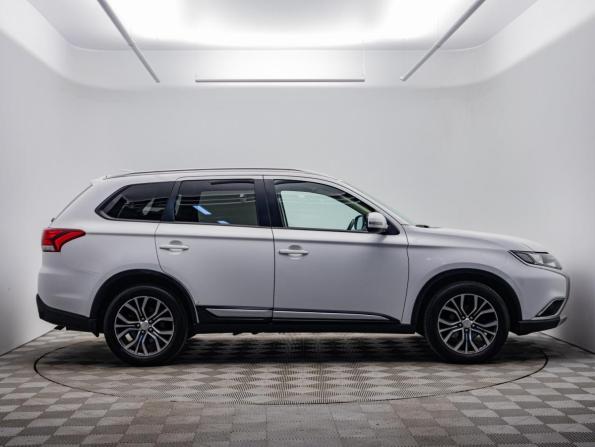 Mitsubishi Outlander III Рестайлинг 2 с пробегом 2018 года, цена 1 700 000 рублей, 256134 км, внедорожник, Автокод Объявления