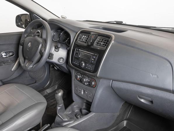 Renault Logan II с пробегом 2015 года, цена 660 000 рублей, 179160 км, седан, Автокод Объявления