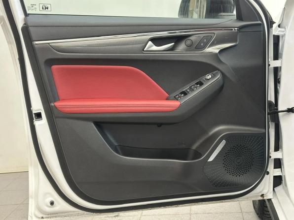 Haval Jolion I Рестайлинг с пробегом 2024 года, цена 2 300 000 рублей, 32405 км, внедорожник, Автокод Объявления
