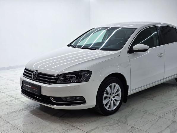 Volkswagen Passat B7 с пробегом 2013 года, цена 1 230 000 рублей, 176800 км, седан, Автокод Объявления