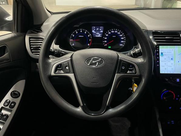 Hyundai Solaris I Рестайлинг с пробегом 2015 года, цена 890 000 рублей, 178380 км, хэтчбек, Автокод Объявления