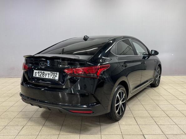 Hyundai Solaris II Рестайлинг с пробегом 2022 года, цена 1 600 000 рублей, 76000 км, седан, Автокод Объявления