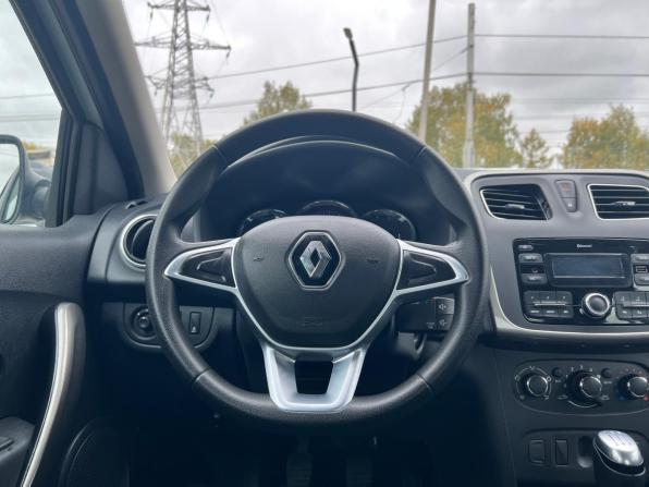 Renault Logan II Рестайлинг с пробегом 2022 года, цена 920 000 рублей, 133954 км, седан, Автокод Объявления