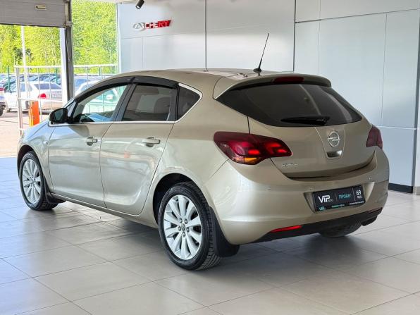 Opel Astra J с пробегом 2011 года, цена 577 000 рублей, 184687 км, хэтчбек, Автокод Объявления