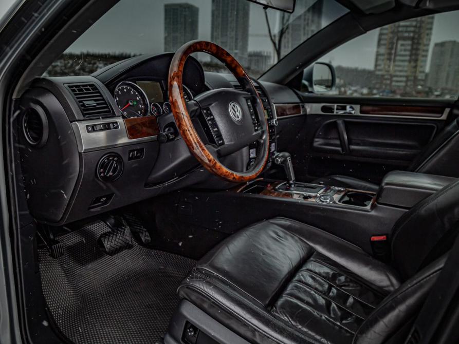 Volkswagen Touareg I Рестайлинг Тюмень  - изображение 5
