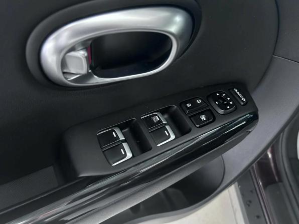 Kia Soul II Рестайлинг с пробегом 2018 года, цена 1 680 000 рублей, 97000 км, хэтчбек, Автокод Объявления