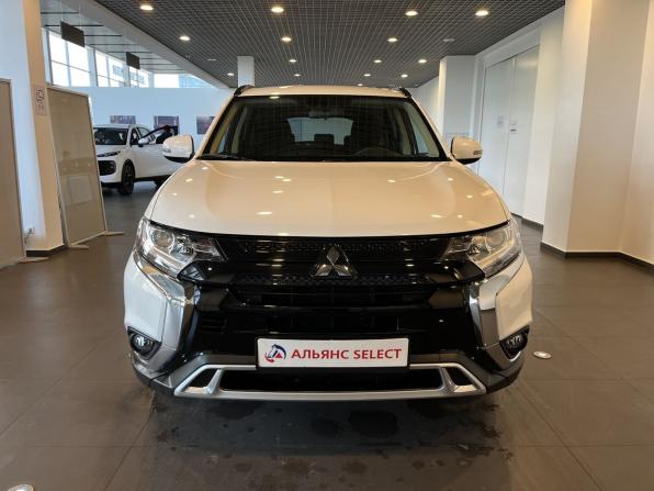 Mitsubishi Outlander III Рестайлинг 3 с пробегом 2021 года, цена 2 670 000 рублей, 42581 км, внедорожник, Автокод Объявления