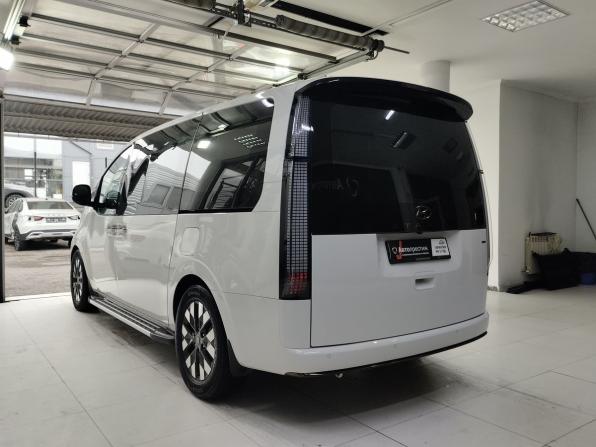 Hyundai Staria I с пробегом 2024 года, цена 5 990 000 рублей, 42699 км, минивэн, Автокод Объявления
