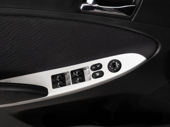 Hyundai Solaris I с пробегом 2013 года, цена 852 000 рублей, 134000 км, седан, Автокод Объявления