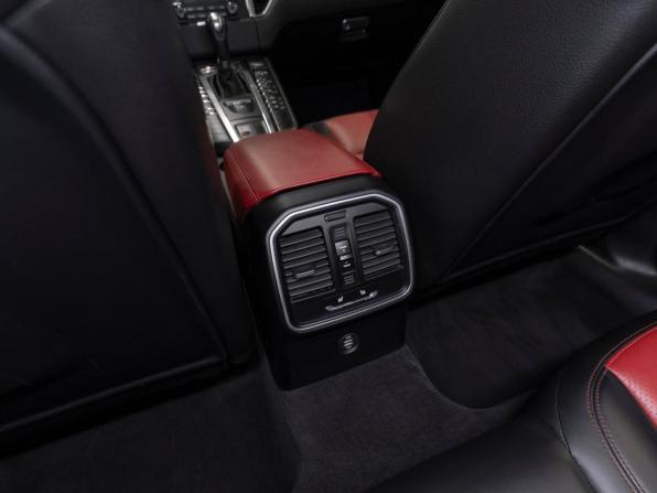 Porsche Macan I с пробегом 2017 года, цена 3 490 000 рублей, 118082 км, внедорожник, Автокод Объявления