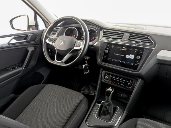 Volkswagen Tiguan II Рестайлинг с пробегом 2022 года, цена 2 850 000 рублей, 30461 км, внедорожник, Автокод Объявления