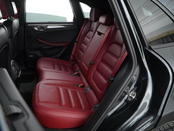 Porsche Macan I Рестайлинг 2 с пробегом 2022 года, цена 7 099 077 рублей, 25800 км, внедорожник, Автокод Объявления