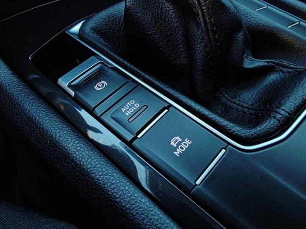 Volkswagen Tiguan II Рестайлинг с пробегом 2021 года, цена 2 599 000 рублей, 92180 км, внедорожник, Автокод Объявления
