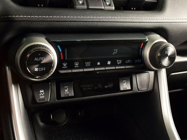 Toyota RAV4 V (XA50) с пробегом 2020 года, цена 3 284 995 рублей, 105004 км, внедорожник, Автокод Объявления