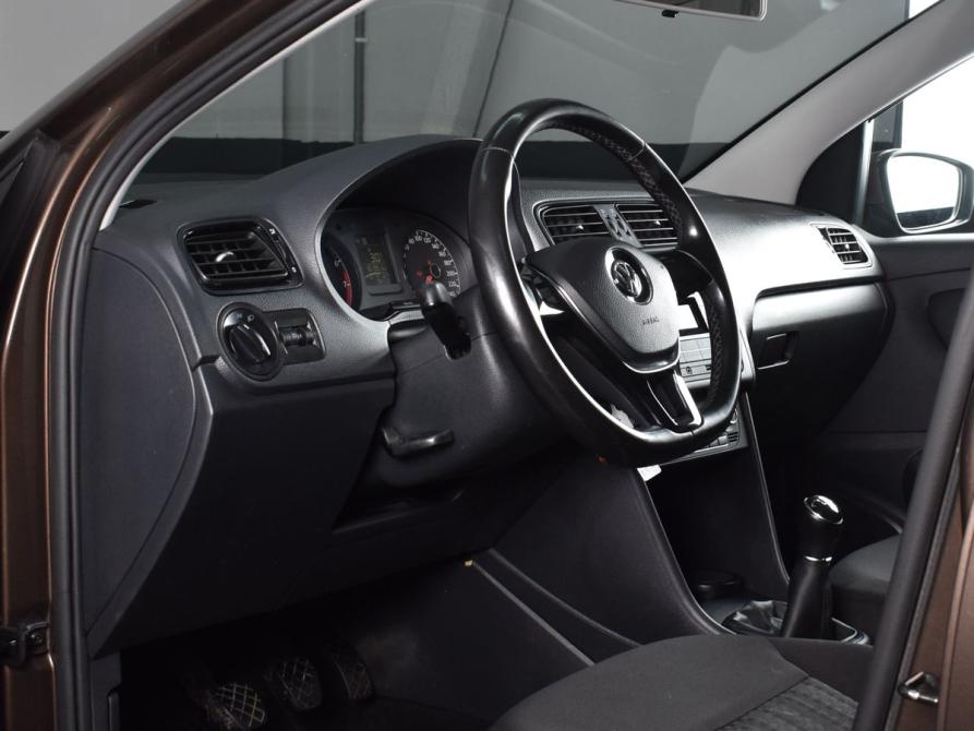 Volkswagen Polo V Рестайлинг Кемерово  - изображение 6