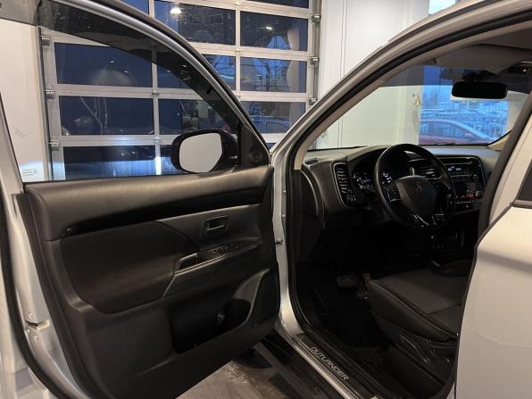 Mitsubishi Outlander III Рестайлинг 3 с пробегом 2021 года, цена 1 999 000 рублей, 114830 км, внедорожник, Автокод Объявления
