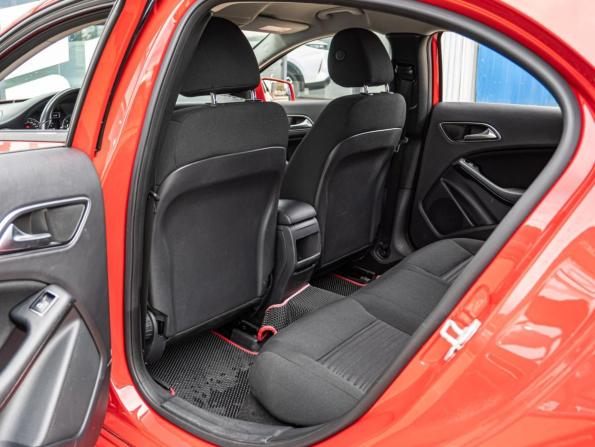 Mercedes-Benz A-Класс III (W176) с пробегом 2015 года, цена 1 620 000 рублей, 86100 км, хэтчбек, Автокод Объявления