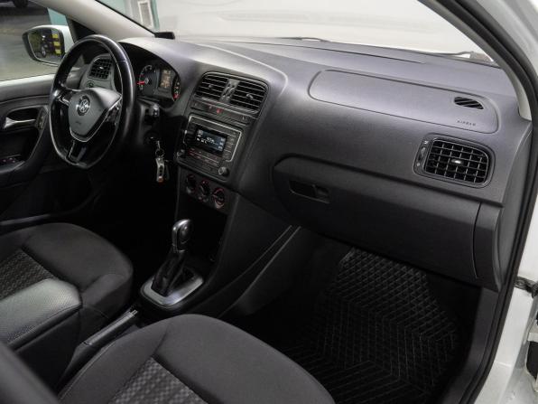 Volkswagen Polo V Рестайлинг с пробегом 2017 года, цена 1 169 000 рублей, 152353 км, седан, Автокод Объявления