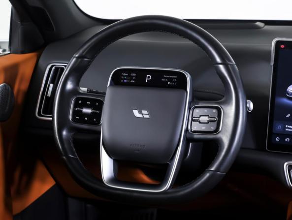 Li Auto (Lixiang) L6 I с пробегом 2024 года, цена 5 535 000 рублей, 33539 км, внедорожник, Автокод Объявления