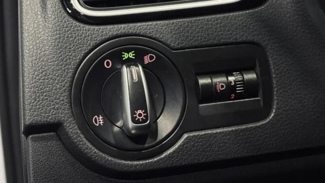Volkswagen Polo V Рестайлинг с пробегом 2019 года, цена 1 240 000 рублей, 133136 км, седан, Автокод Объявления
