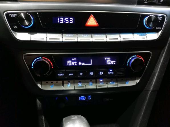 Hyundai Sonata VII (LF) Рестайлинг с пробегом 2019 года, цена 1 690 000 рублей, 155500 км, седан, Автокод Объявления