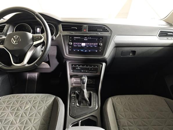 Volkswagen Tiguan II Рестайлинг с пробегом 2022 года, цена 2 599 000 рублей, 36370 км, внедорожник, Автокод Объявления