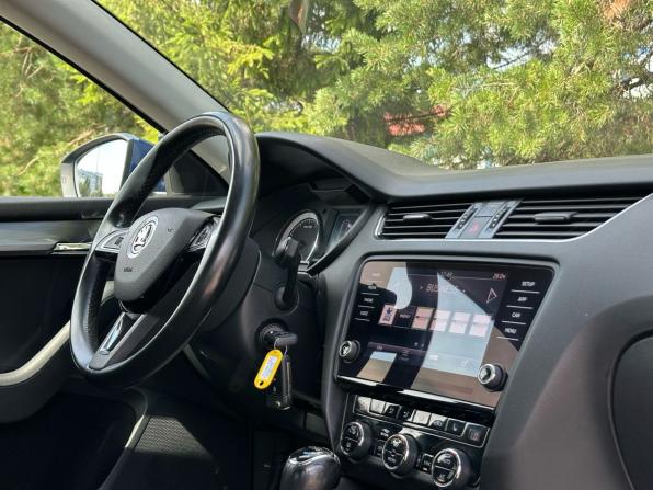 Skoda Octavia III (A7) Рестайлинг с пробегом 2018 года, цена 2 060 000 рублей, 120784 км, лифтбек, Автокод Объявления