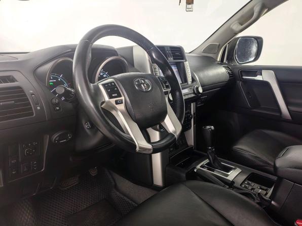 Toyota Land Cruiser Prado 150 Series Рестайлинг 1 с пробегом 2013 года, цена 2 699 000 рублей, 205910 км, внедорожник, Автокод Объявления